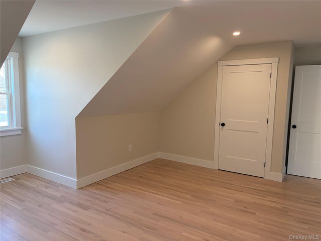 91 17th Street, Wading River, NY 11792