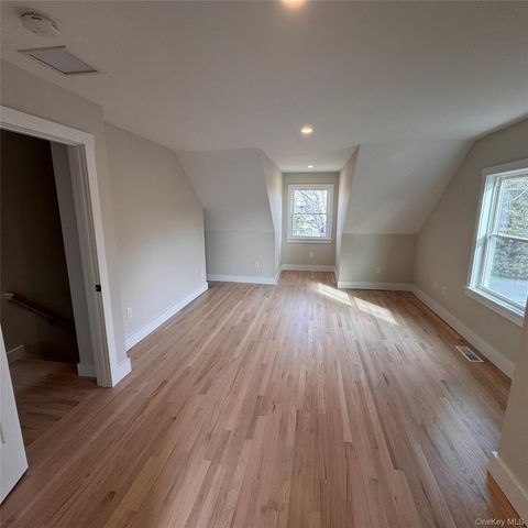 91 17th Street, Wading River, NY 11792