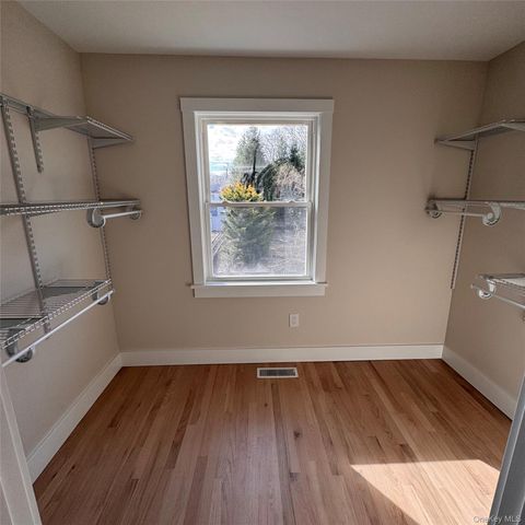 91 17th Street, Wading River, NY 11792