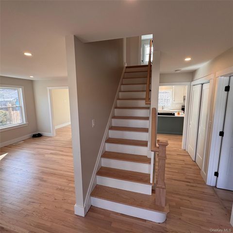 91 17th Street, Wading River, NY 11792