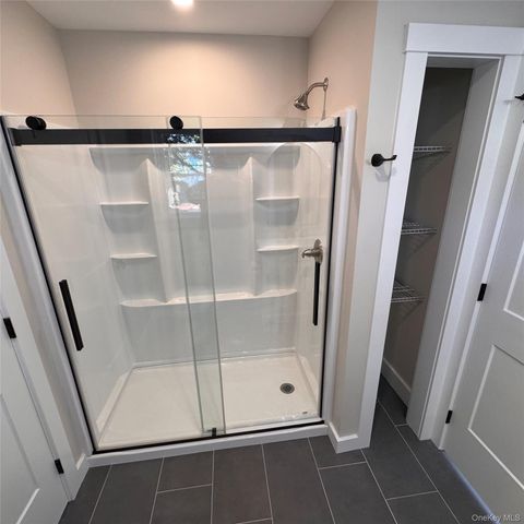 91 17th Street, Wading River, NY 11792