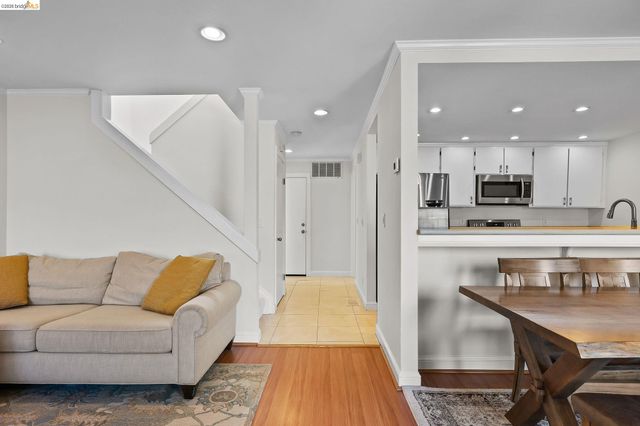 3415 La Selva St, San Mateo, CA 94403