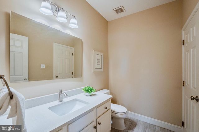 21467 ESTATE PL, Ashburn, VA 20147