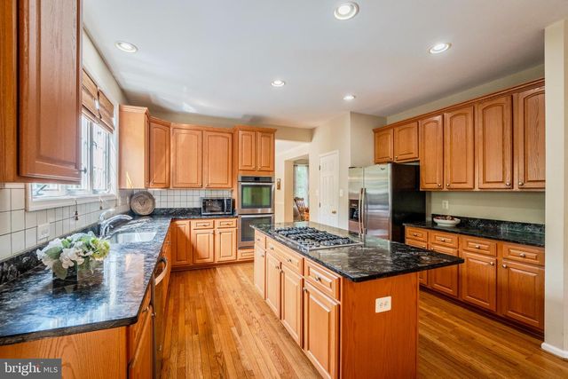 21467 ESTATE PL, Ashburn, VA 20147