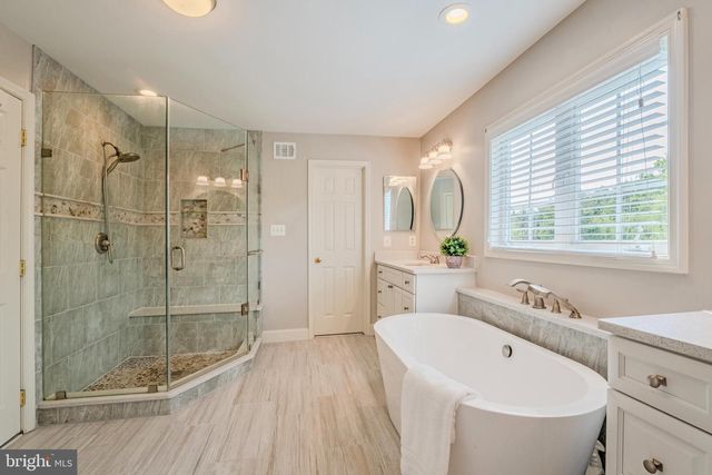 21467 ESTATE PL, Ashburn, VA 20147