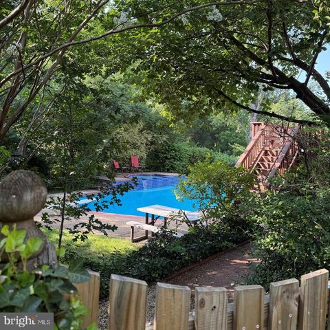 21467 ESTATE PL, Ashburn, VA 20147
