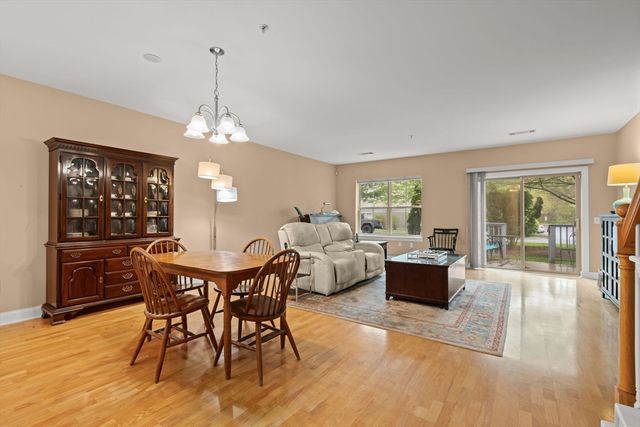 1102 Acorn Dr 1102, North Andover, MA 01845