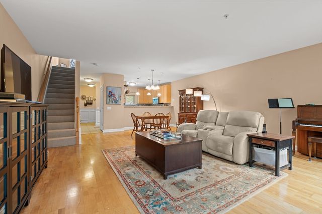 1102 Acorn Dr 1102, North Andover, MA 01845