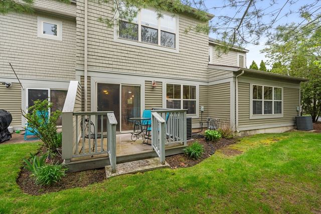 1102 Acorn Dr 1102, North Andover, MA 01845
