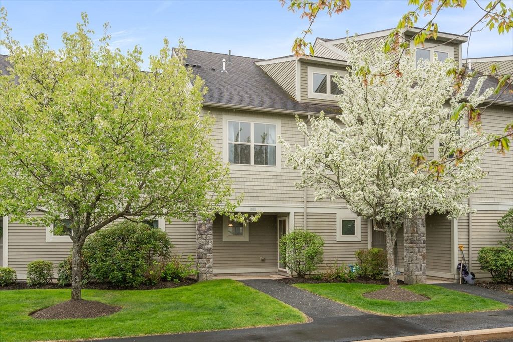 1102 Acorn Dr 1102, North Andover, MA 01845