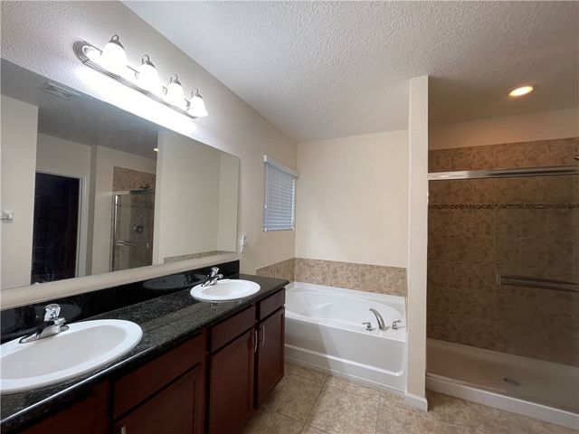 1586 Lexington Square SW, Vero Beach, FL 32962