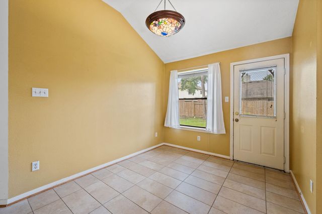 2818 Blue Jay Circle, Humble, TX 77396