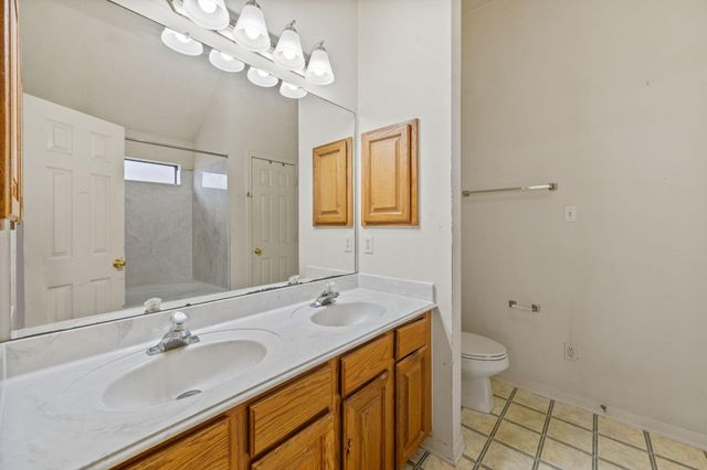 2818 Blue Jay Circle, Humble, TX 77396