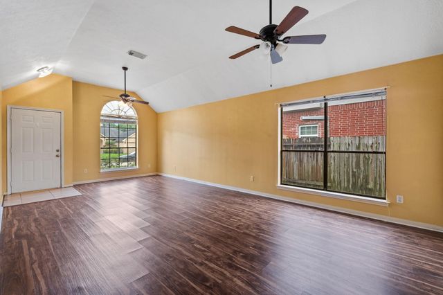 2818 Blue Jay Circle, Humble, TX 77396