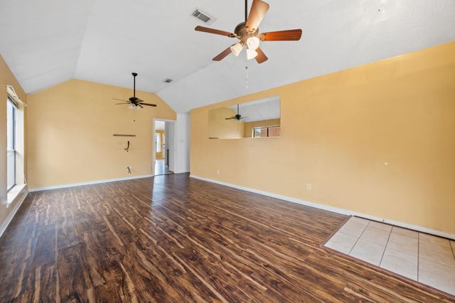 2818 Blue Jay Circle, Humble, TX 77396