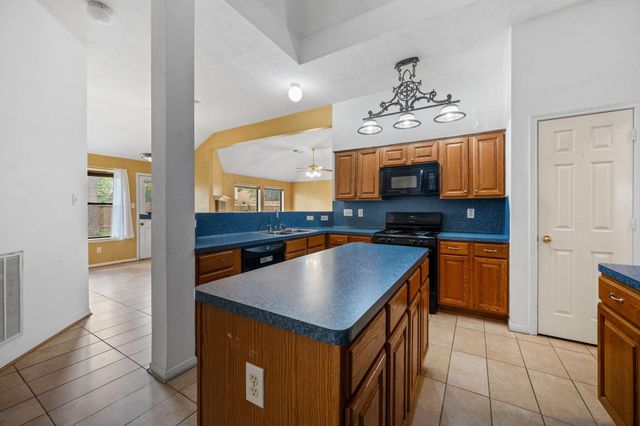 2818 Blue Jay Circle, Humble, TX 77396