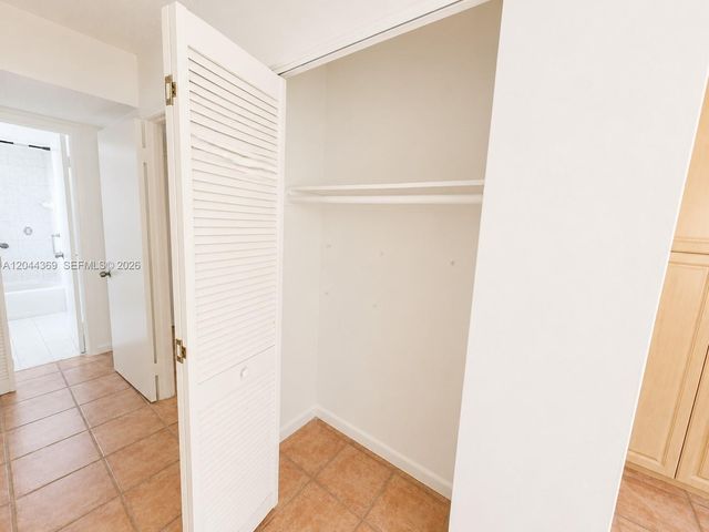 7705 SW 86th St B-213, Miami, FL 33143