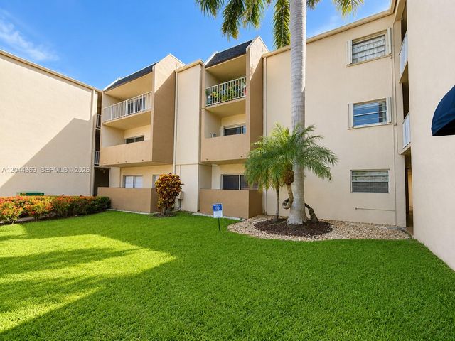 7705 SW 86th St B-213, Miami, FL 33143