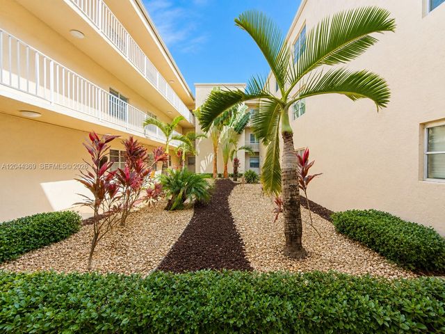 7705 SW 86th St B-213, Miami, FL 33143
