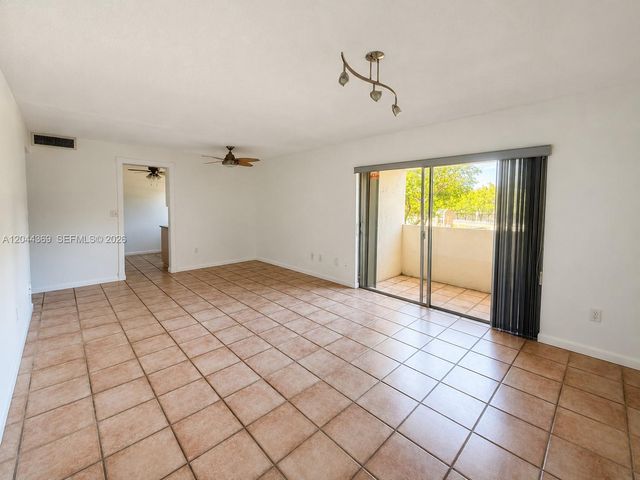 7705 SW 86th St B-213, Miami, FL 33143