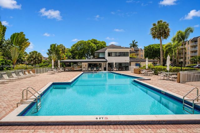 7705 SW 86th St B-213, Miami, FL 33143