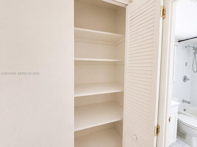 7705 SW 86th St B-213, Miami, FL 33143