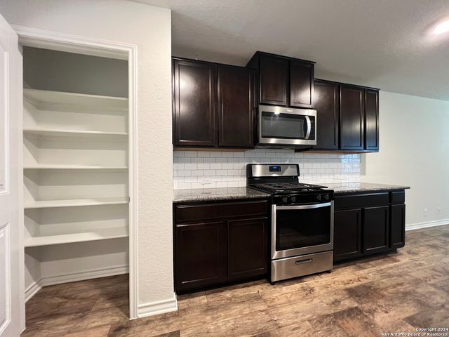 947 Red Merganser, San Antonio, TX 78253