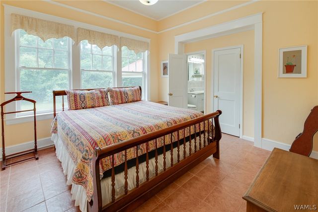 18 B Country Club, Tuscaloosa, AL 35401