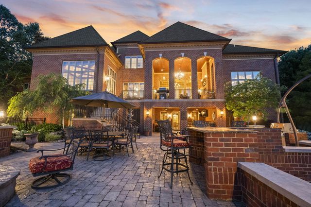 944 Squire Oaks Drive, Villa Hills, KY 41017