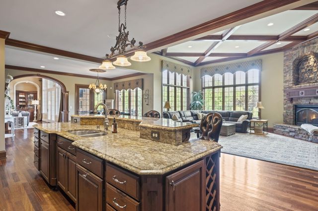 944 Squire Oaks Drive, Villa Hills, KY 41017