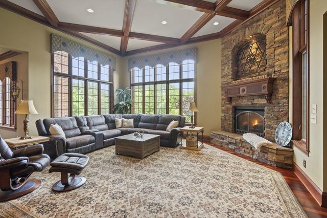 944 Squire Oaks Drive, Villa Hills, KY 41017