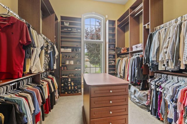 944 Squire Oaks Drive, Villa Hills, KY 41017