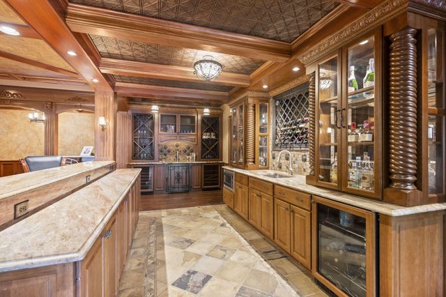 944 Squire Oaks Drive, Villa Hills, KY 41017