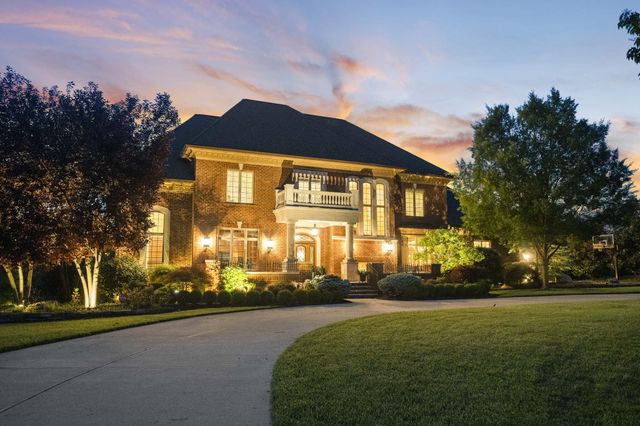 944 Squire Oaks Drive, Villa Hills, KY 41017