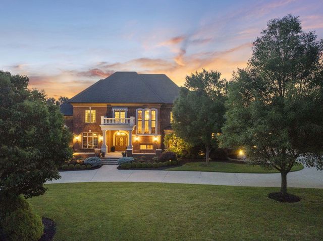 944 Squire Oaks Drive, Villa Hills, KY 41017