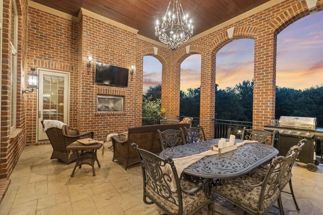 944 Squire Oaks Drive, Villa Hills, KY 41017