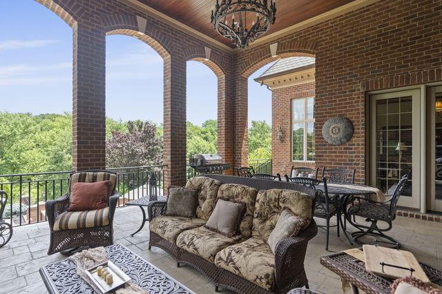 944 Squire Oaks Drive, Villa Hills, KY 41017