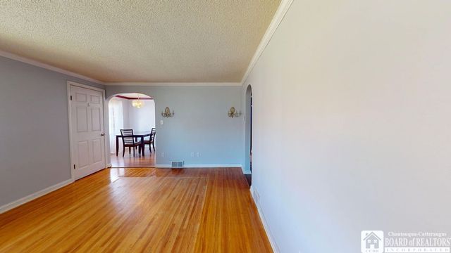 645 Mapleview Rd, Cheektowaga, NY 14225