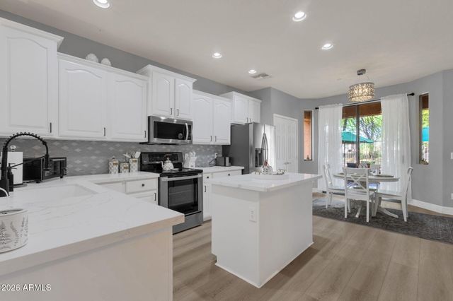 4253 S SOBOBA Street, Gilbert, AZ 85297