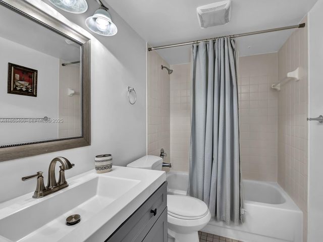 13001 SW 15th Court 104T, Pembroke Pines, FL 33027