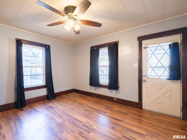 9 HECKER Court, Pekin, IL 61554