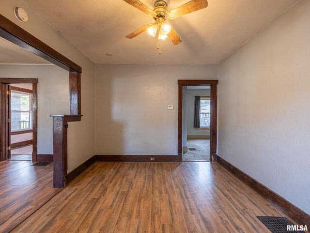 9 HECKER Court, Pekin, IL 61554