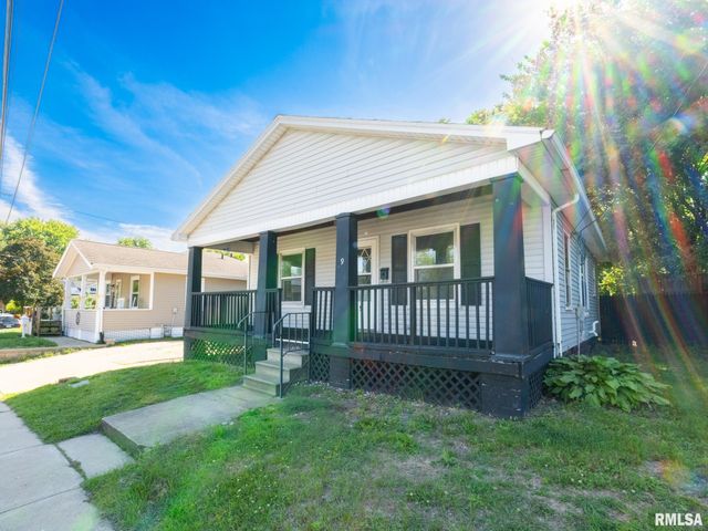 9 HECKER Court, Pekin, IL 61554