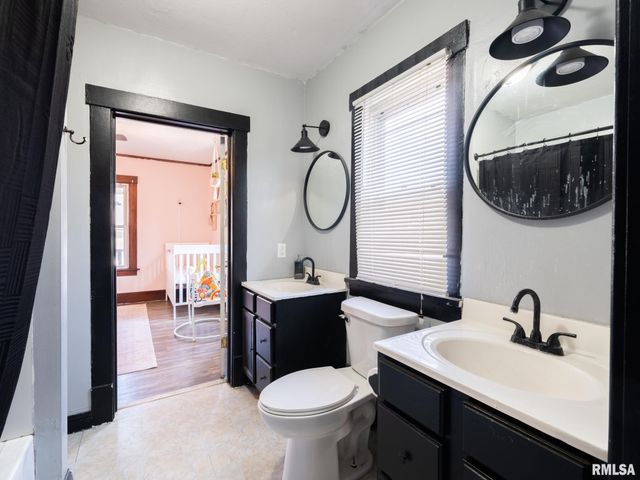 9 HECKER Court, Pekin, IL 61554