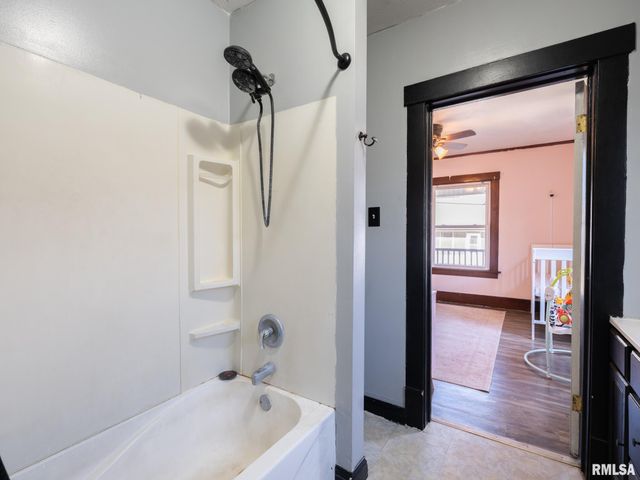 9 HECKER Court, Pekin, IL 61554