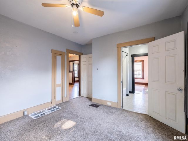 9 HECKER Court, Pekin, IL 61554