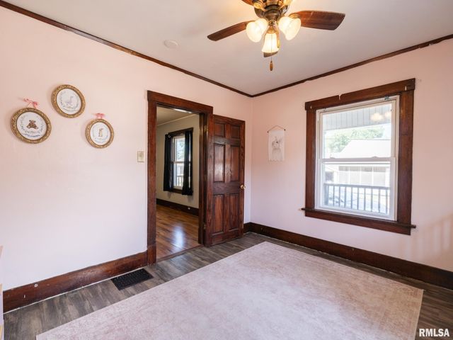 9 HECKER Court, Pekin, IL 61554