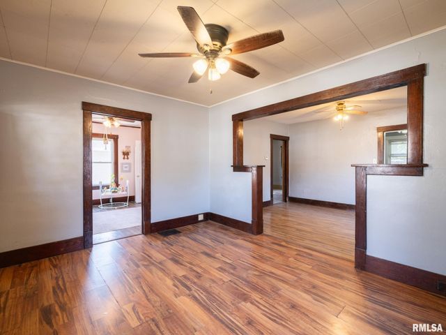 9 HECKER Court, Pekin, IL 61554