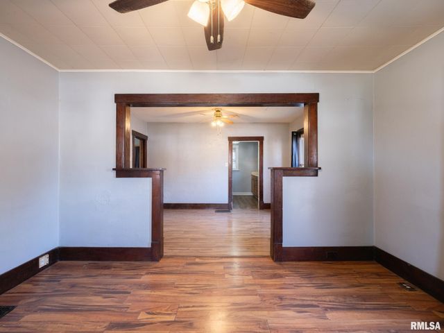 9 HECKER Court, Pekin, IL 61554