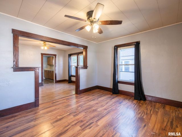 9 HECKER Court, Pekin, IL 61554
